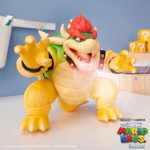 THE SUPER MARIO BROS. MOVIE 7-Inch Feature Bowser Action Figure with Fire Breath